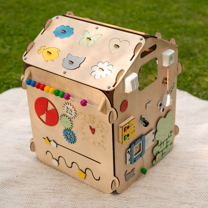 Maxi Montessori Activity House Happy Home