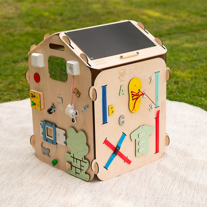 Maxi Montessori Activity House Happy Home