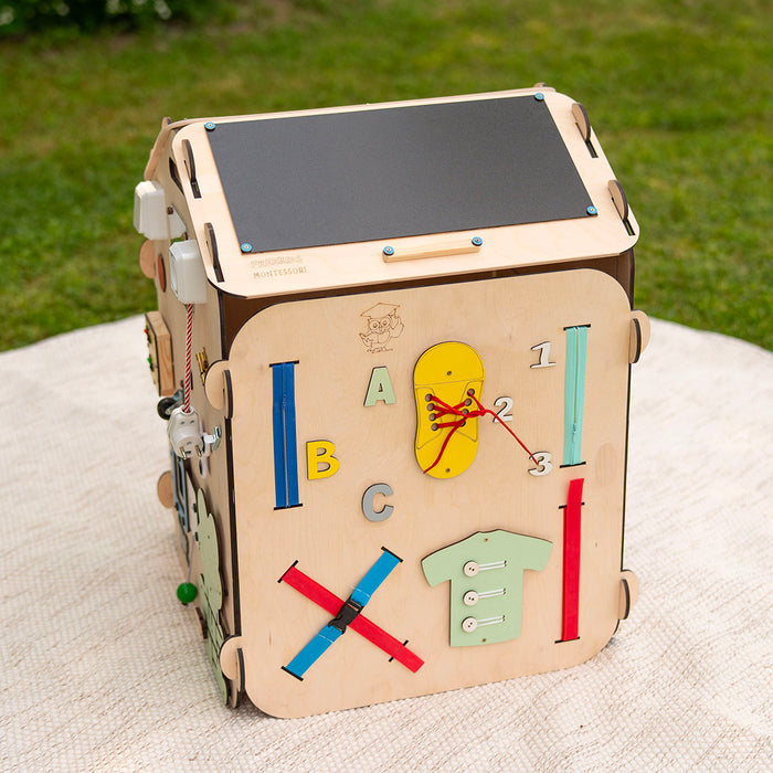 Maxi Montessori Activity House Happy Home
