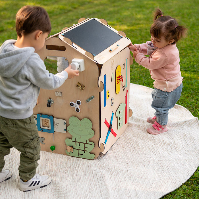 Maxi Montessori Activity House Happy Home