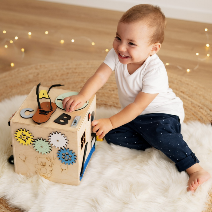 Interaktiver Montessori Multi-Aktivitäten-Würfel