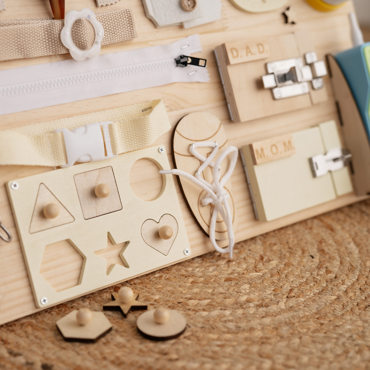 Mineup Tavola Montessori per Bambini, Legno Fai da Te Busy Board per Bambini Montessori, per 1-6 Anni, Ragazze, Ragazzi, sensoriali, attività di apprendimento Mineup Tavola Montessori per Bambini, Legno Fai da Te Busy Board per Bambini Montessori, per 1-6 Anni, Ragazze, Ragazzi, sensoriali, attività di apprendimento