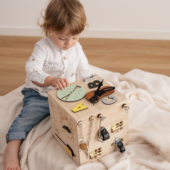 Interaktiver Montessori Multi-Aktivitäten-Würfel