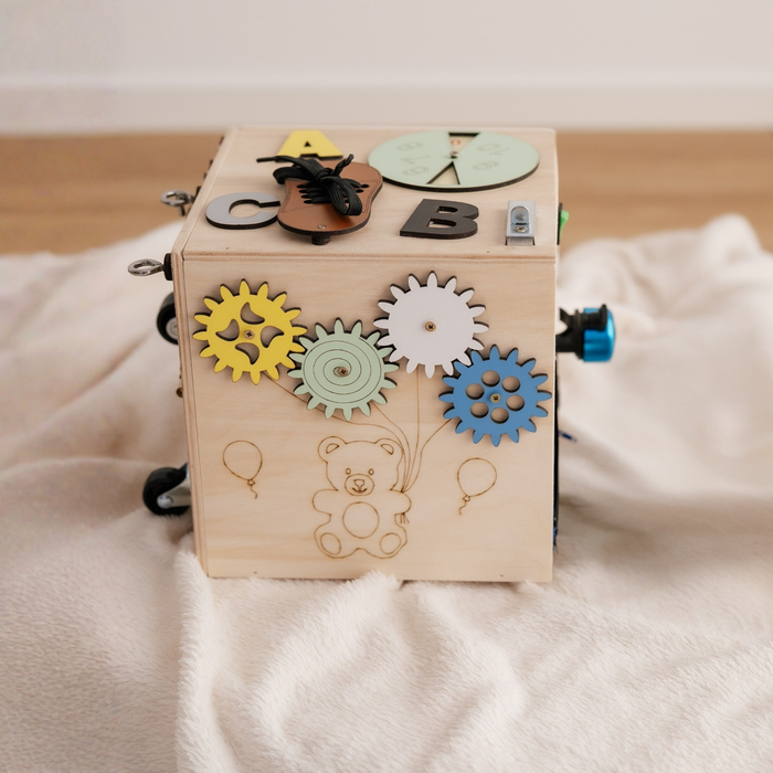 Interaktiver Montessori Multi-Aktivitäten-Würfel